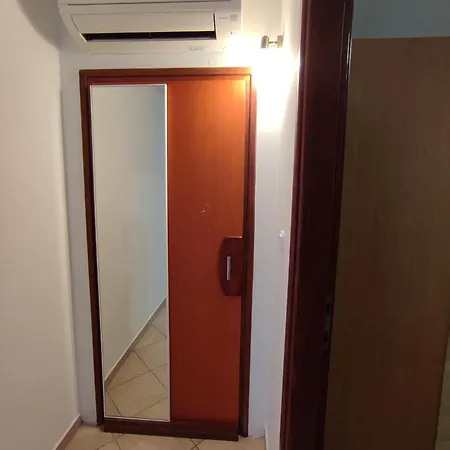 Apartman Nina 1 *